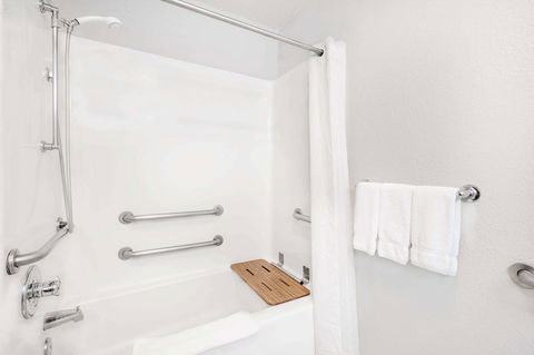MICROTEL Inn And Suites - Ames - LBG 34