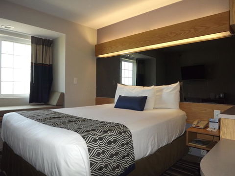 MICROTEL Inn And Suites - Ames - LBG 25