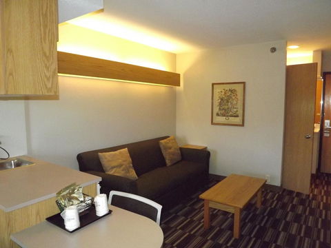 MICROTEL Inn And Suites - Ames - LBG 11