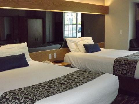 MICROTEL Inn And Suites - Ames - LBG 7