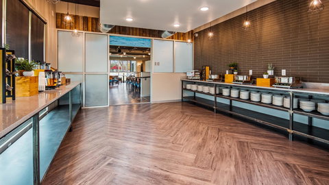 Best Western Premier Ankeny Hotel - LBG 10