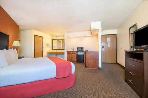 AmericInn By Wyndham Ames - LBG 19