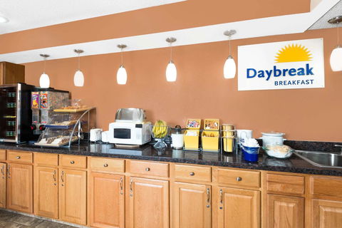 Days Inn By Wyndham Ames - LBG 13