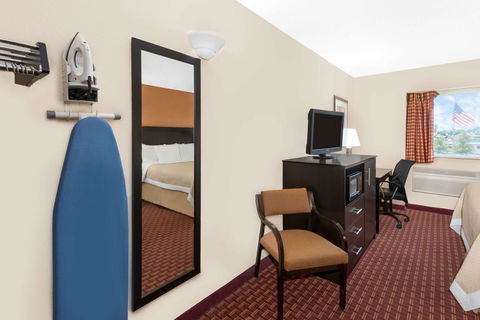 Days Inn By Wyndham Ames - LBG 7