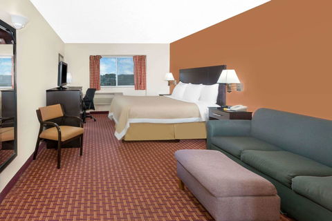 Days Inn By Wyndham Ames - LBG 11