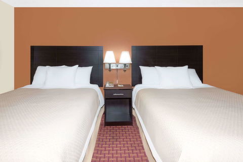 Days Inn By Wyndham Ames - LBG 1