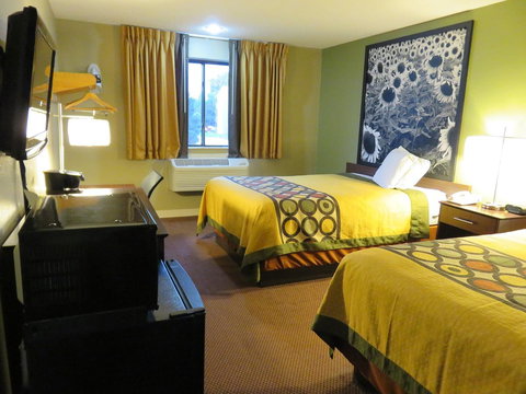 Super 8 By Wyndham Ankeny/Des Moines Area - LBG 7