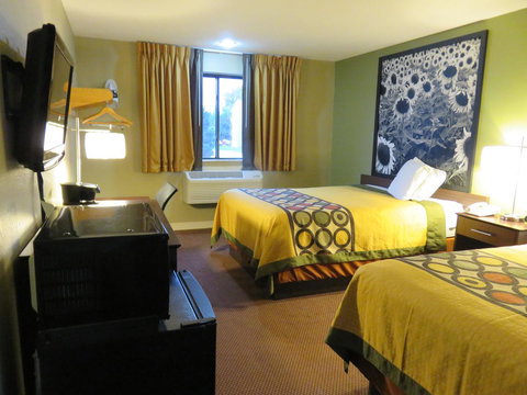 Super 8 By Wyndham Ankeny/Des Moines Area - LBG 6