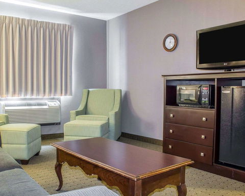 Econo Lodge Ames - LBG 20