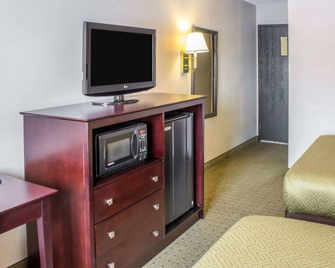Econo Lodge Ames - LBG 8