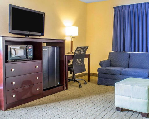 Econo Lodge Ames - LBG 16