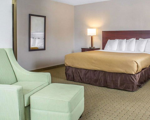 Econo Lodge Ames - LBG 11
