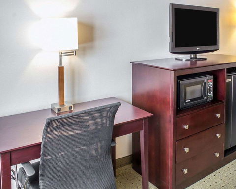 Econo Lodge Ames - LBG 28