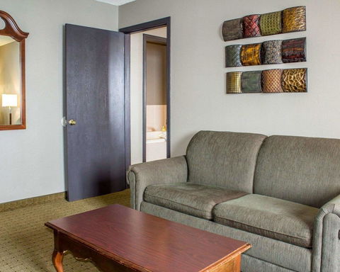 Econo Lodge Ames - LBG 26