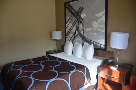 Super 8 By Wyndham Altoona - LBG 6