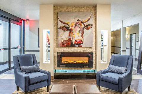 Super 8 By Wyndham Altoona - LBG 24