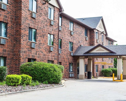 Quality Inn & Suites Ankeny - LBG 0