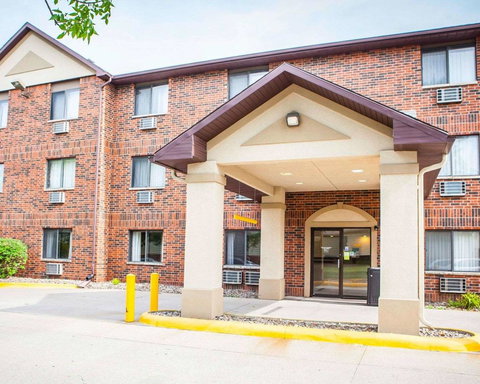 Quality Inn & Suites Ankeny - LBG 1