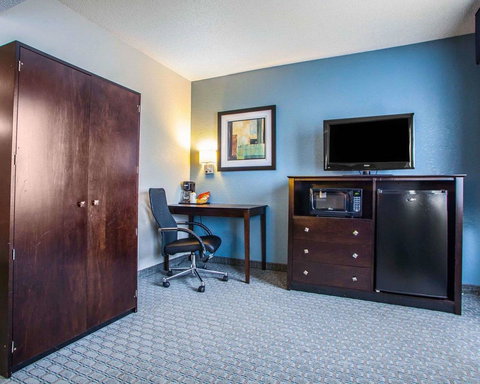 Quality Inn & Suites Ankeny - LBG 7