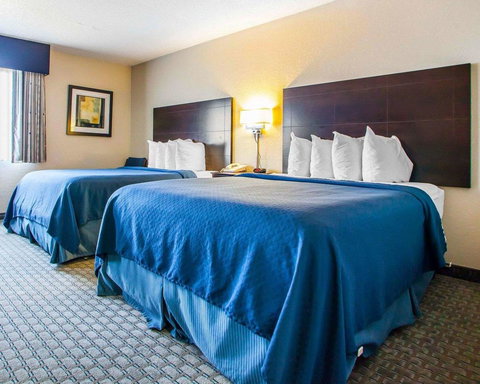 Quality Inn & Suites Ankeny - LBG 5