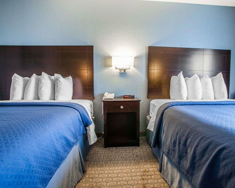 Quality Inn & Suites Ankeny - LBG 33