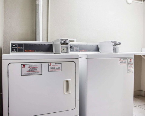 Quality Inn & Suites Ankeny - LBG 27