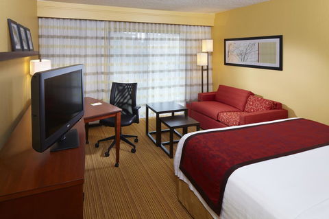 Courtyard Bettendorf Quad Cities - LBG 5