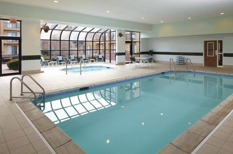 Courtyard Bettendorf Quad Cities - LBG 17