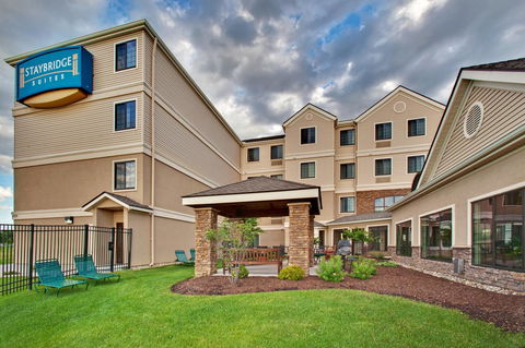Staybridge Suites Davenport - LBG 6