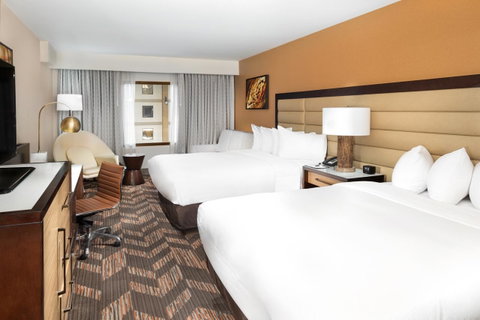 DoubleTree By Hilton Lawrence - LBG 8
