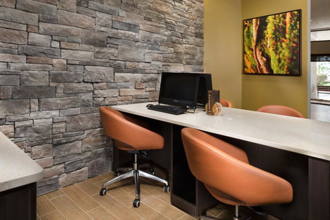DoubleTree By Hilton Lawrence - LBG 10