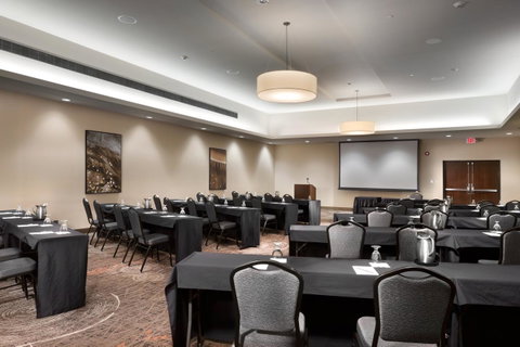 DoubleTree By Hilton Lawrence - LBG 12