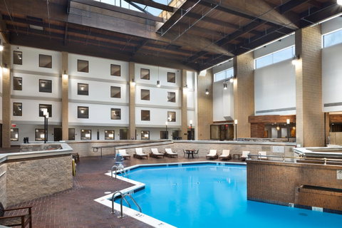 DoubleTree By Hilton Lawrence - LBG 1
