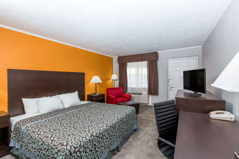 Days Inn By Wyndham Hays - LBG 3