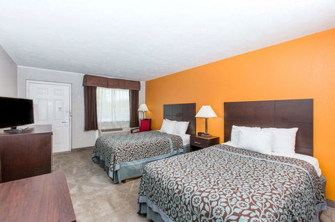 Days Inn By Wyndham Hays - LBG 15