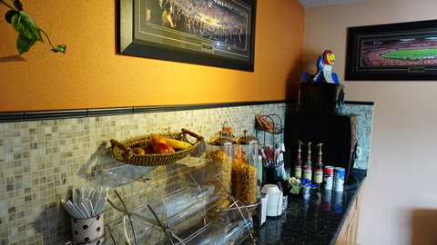 Virginia Inn - LBG 8