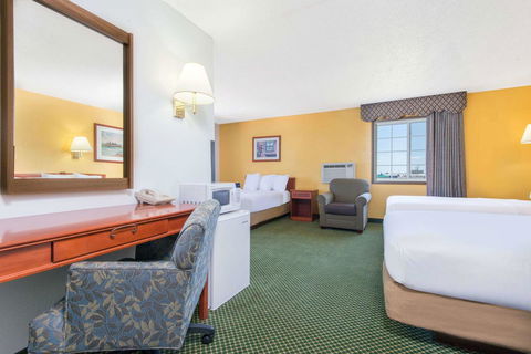 Days Inn By Wyndham Great Bend - LBG 5