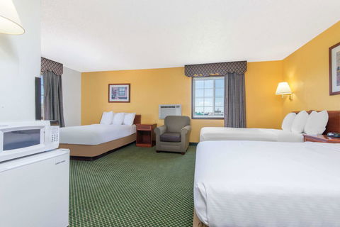 Days Inn By Wyndham Great Bend - LBG 4