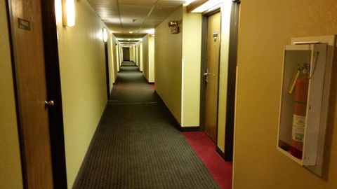 Super 8 By Wyndham Dodge City - LBG 9