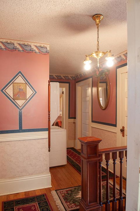 The Cottage Inn - LBG 6