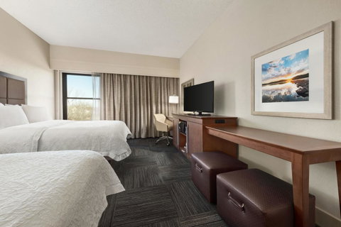 Hampton Inn Lawrence - LBG 16