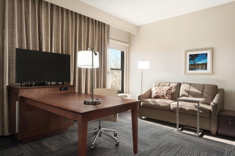 Hampton Inn Lawrence - LBG 13