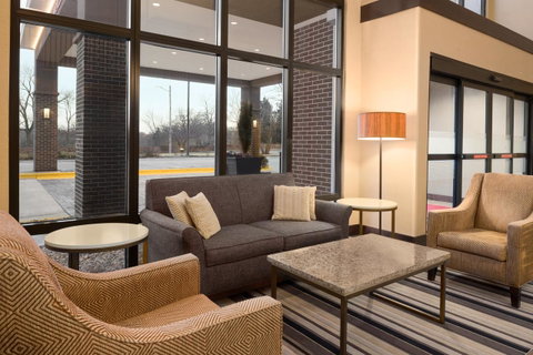 Hampton Inn Lawrence - LBG 7