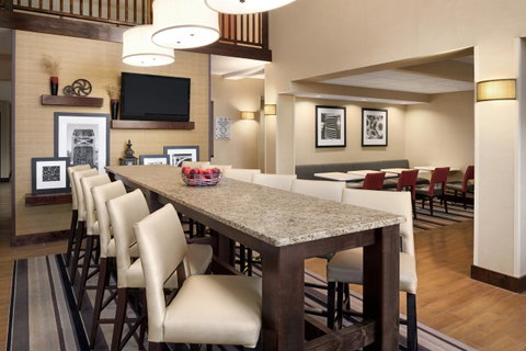 Hampton Inn Lawrence - LBG 6
