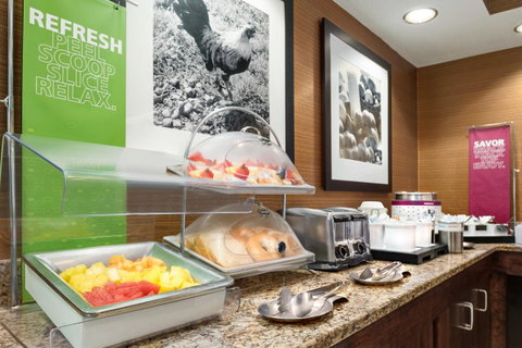 Hampton Inn Lawrence - LBG 27
