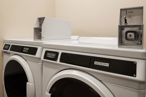 Hampton Inn Lawrence - LBG 19