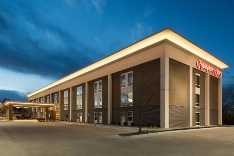 Hampton Inn Lawrence - LBG 4