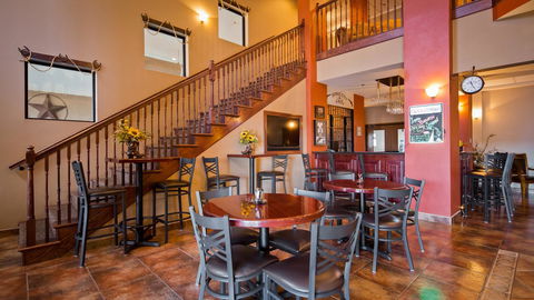 Best Western Plus Country Inn & Suites - LBG 9