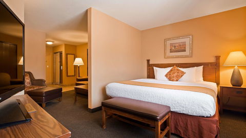 Best Western Plus Country Inn & Suites - LBG 25