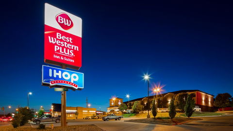 Best Western Plus Country Inn & Suites - LBG 2